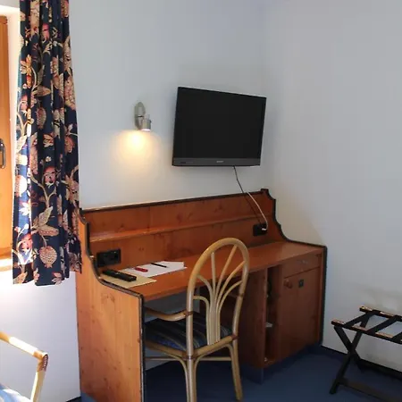 Hoefler Guest house