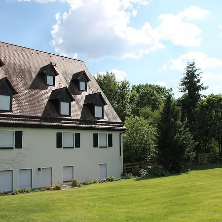 Hoefler Guest house 3*